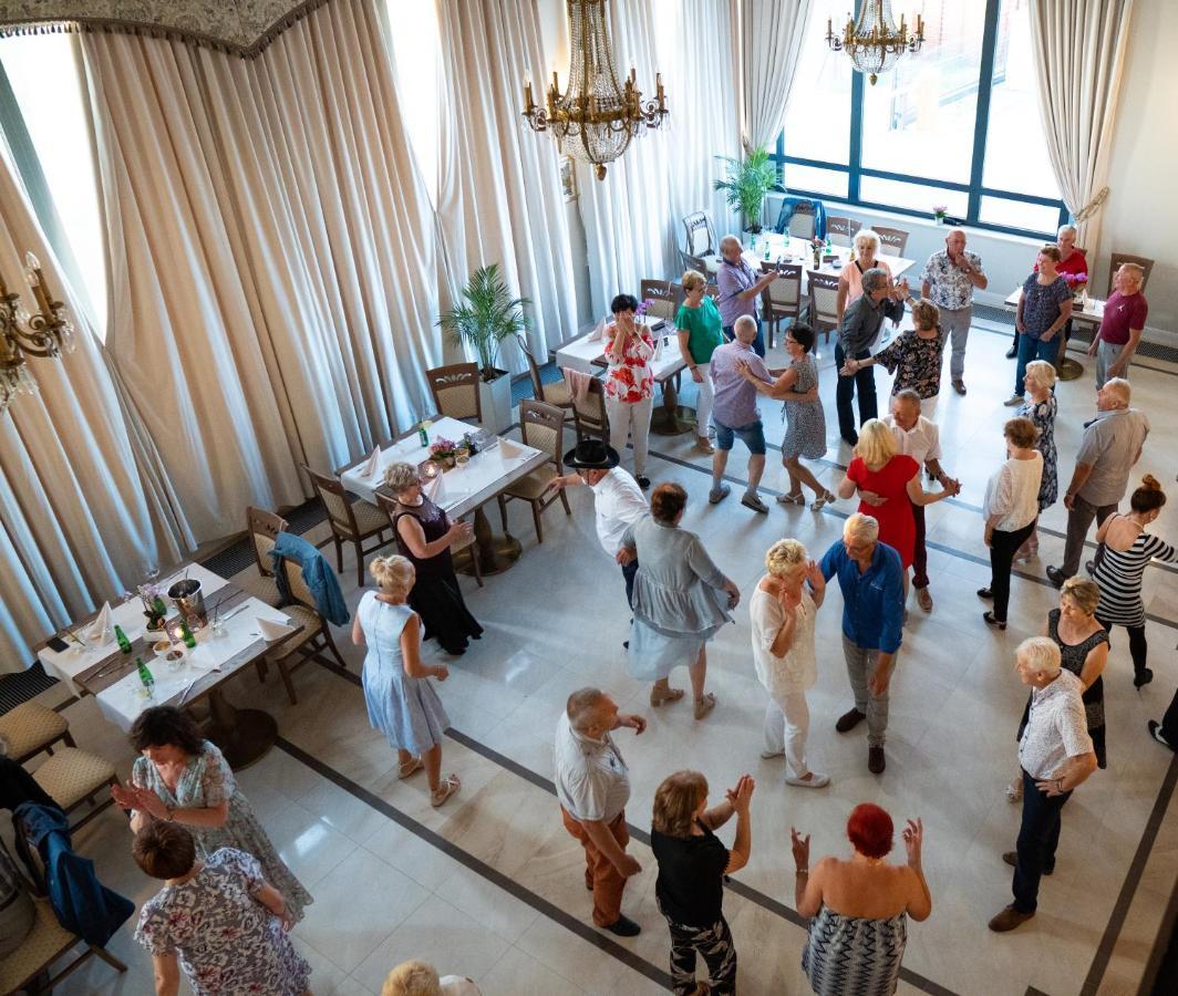 Boutique Odyseja & Spa Ciechocinek Luaran gambar The 2012 opening of the renovated hotel