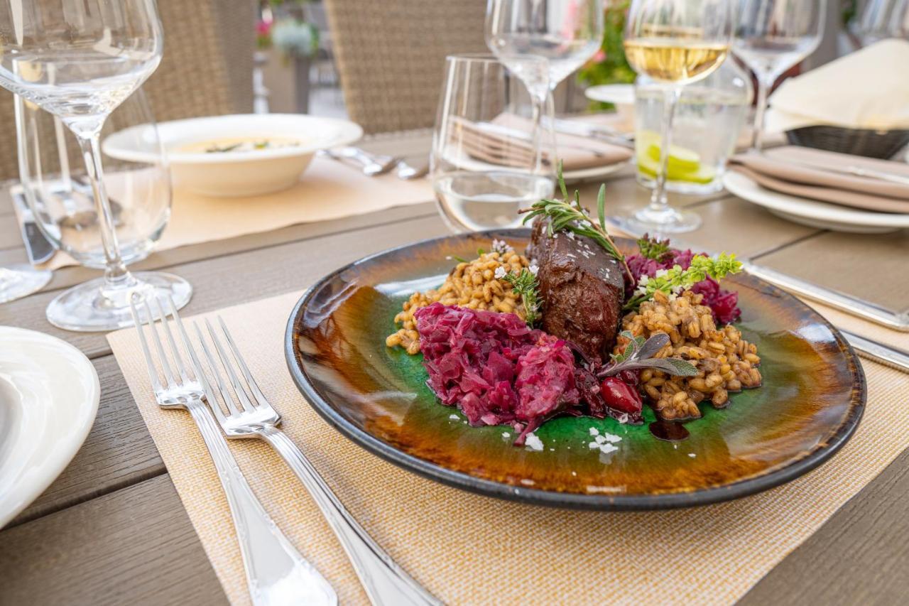 Boutique Odyseja & Spa Ciechocinek Luaran gambar A plate of food