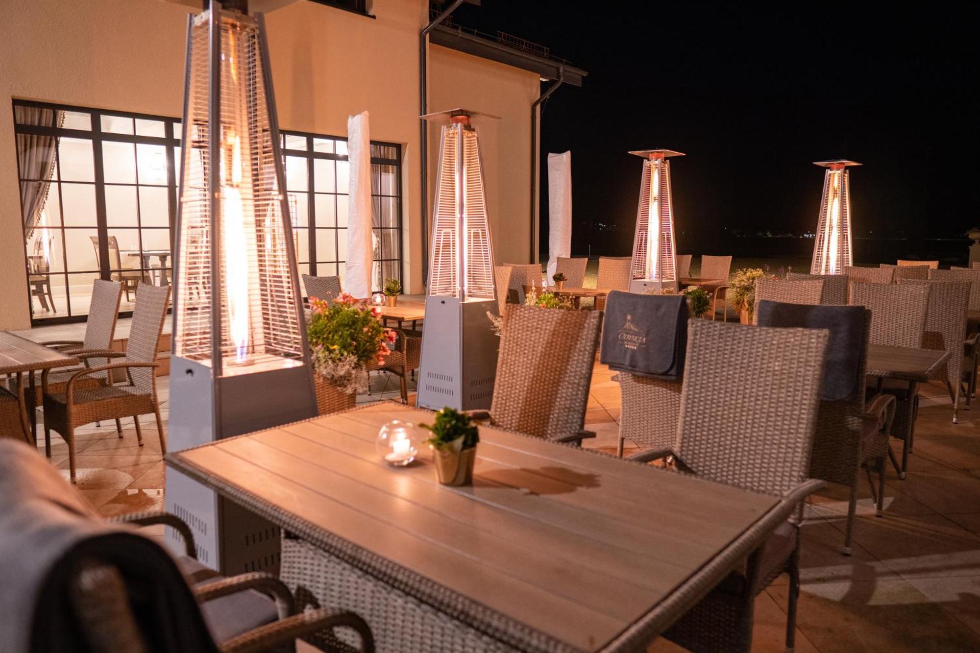 Boutique Odyseja & Spa Ciechocinek Luaran gambar Gas patio heater