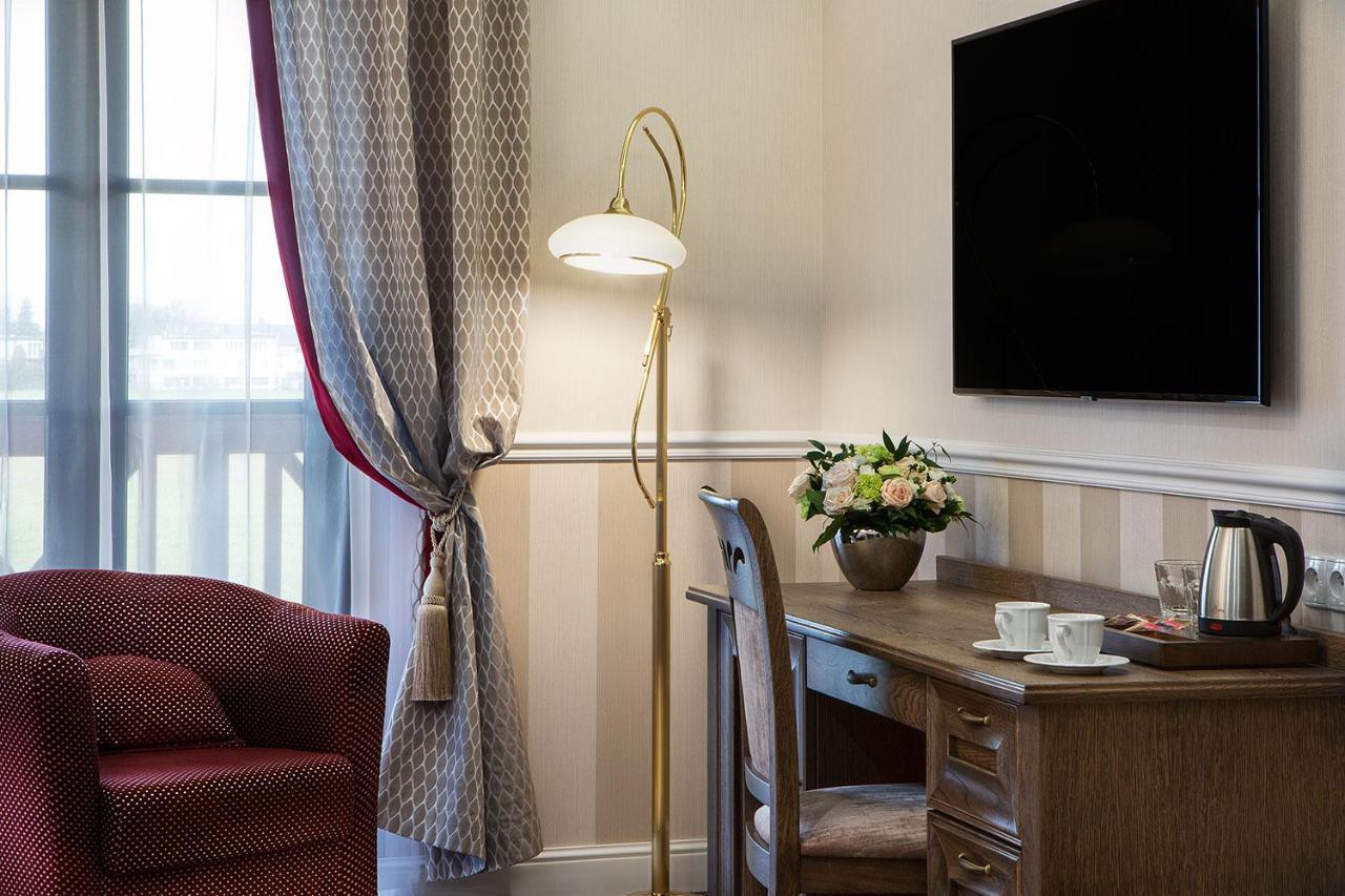 Boutique Odyseja & Spa Ciechocinek Luaran gambar A room at the hotel