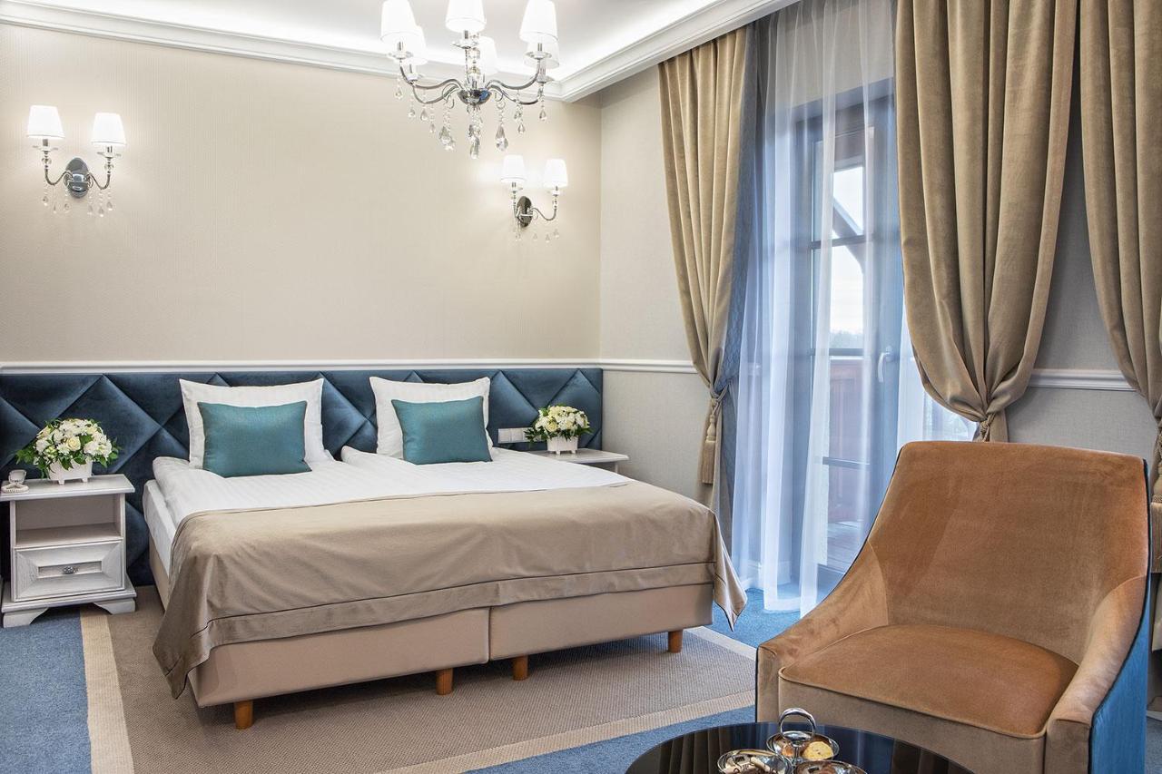 Boutique Odyseja & Spa Ciechocinek Luaran gambar A room at the hotel