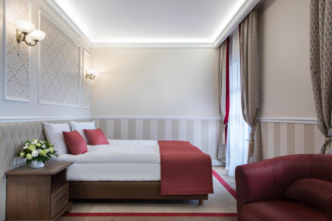 Boutique Odyseja & Spa Ciechocinek Luaran gambar A room at the hotel